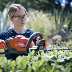 Taille-haies à batterie